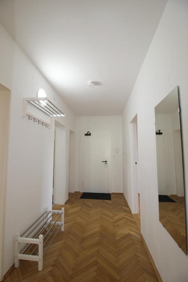 Apartmenthaus Kitzingen - Grosszuegige Wohnungen Fuer Je 6 Personen Mit Balkon Zewnętrze zdjęcie